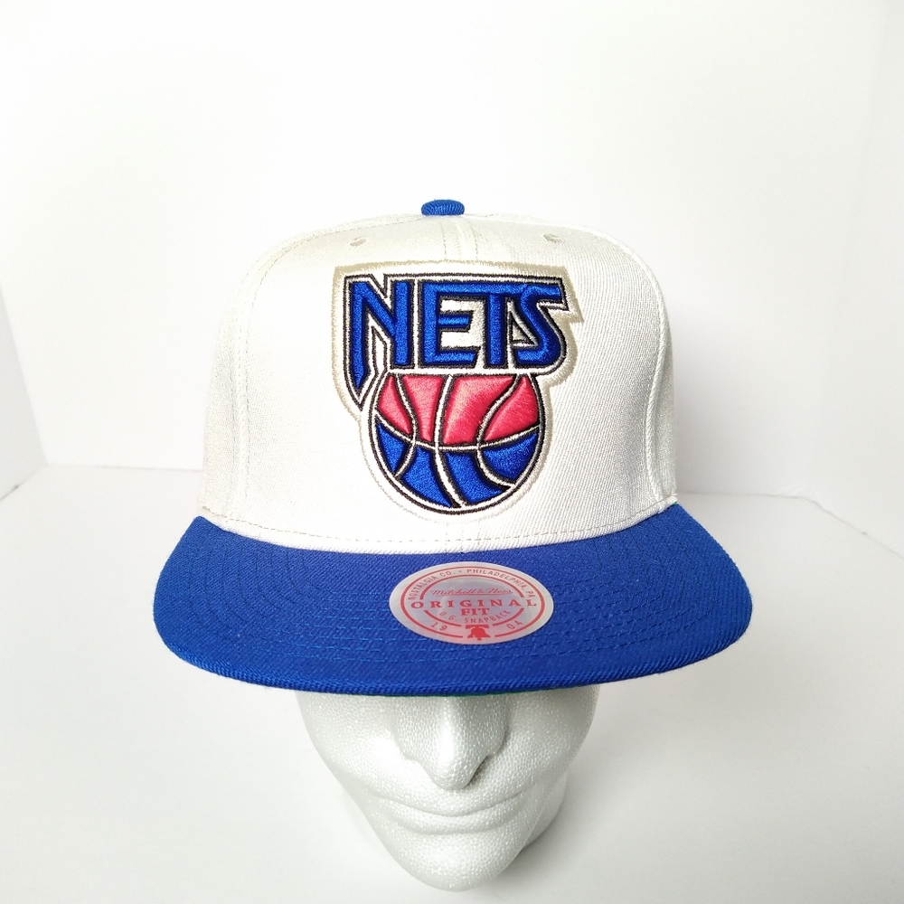 Mitchel & Ness 'Nets' snapback. Brand New Cream Blue